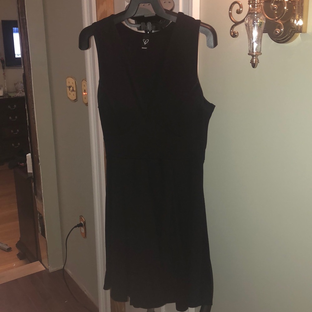Vneck skater skirt